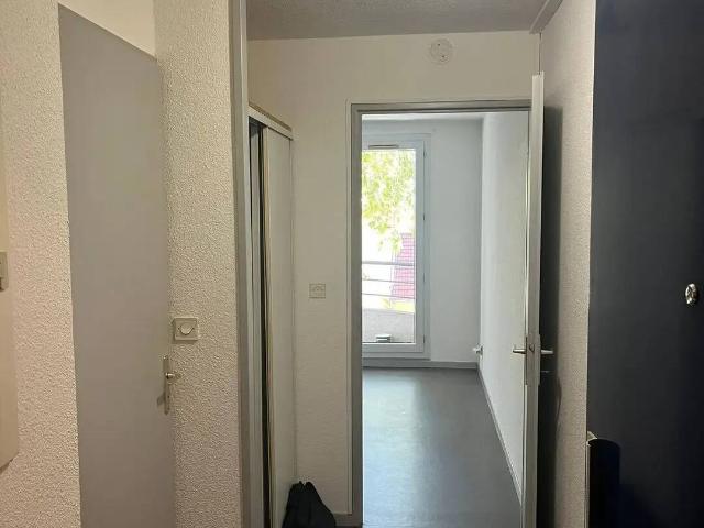 Villeurbanne – 2 pièces 27 m² avec balcon, tram T1/T4 à 300 m, proche campus Doua