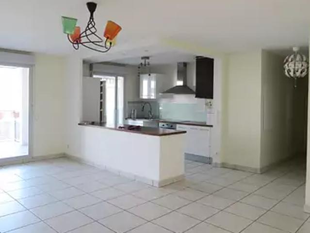 Villeurbanne 69100 Location appartement 5 pièces t5 terrasse cave