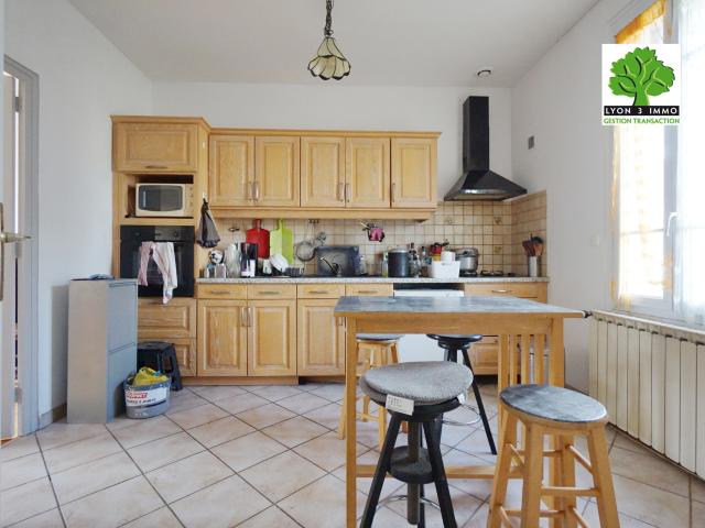 Villeurbanne calme maison 195m2 6 pièces, jardin clos, garage