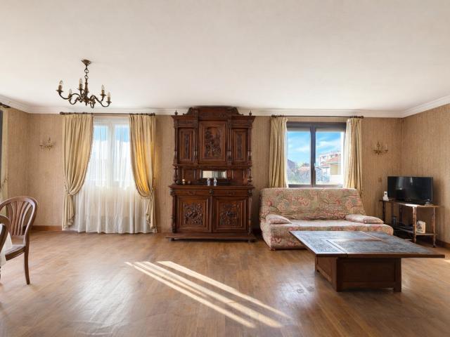 Villeurbanne Quartier Nord Maison D'architecte A Fort Pote. 142m² Villeurbanne