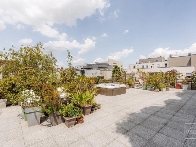 VILLEURBANNE, RARE, T4 AVEC TERRASSE & VUE DEGAGEE