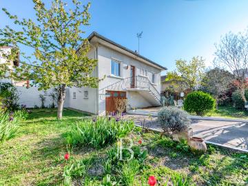 Villeurbanne République Maison meublé de 112,49 m² Jardin Garage 3 Chambres