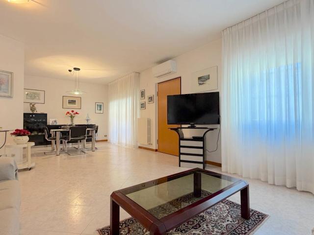 Villino a schiera / bifamiliare in vendita a Ascoli Piceno, Monticelli Alto