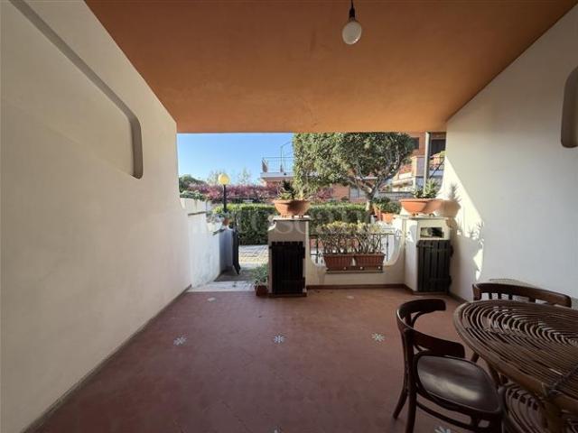 Villino a Schiera di 90 mq a Tor San Lorenzo Lido Ardea