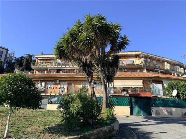 Villino a Schiera di 110 mq a Eur, Torrino, Tintoretto Roma