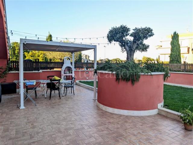 Villino a Schiera di 110 mq a Mezzocammino, Spinaceto, Tor de' Cenci Roma