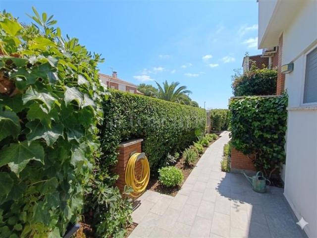 Villino a Schiera di 120 mq a Villa Claudia, Lido di Cincinnato, Lido delle Sirene Anzio