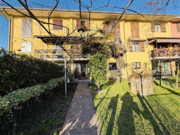 Villino a Schiera di 134 mq a Urago Mella, Primo Maggio, Sant'Anna, Villaggio Badia Brescia