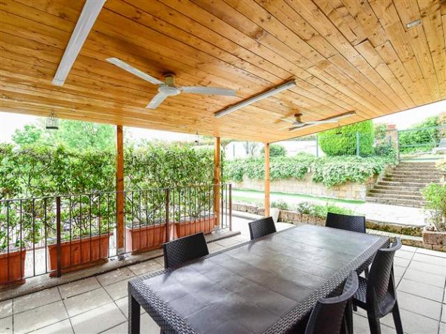 Villino a Schiera di 150 mq a Longone al Segrino