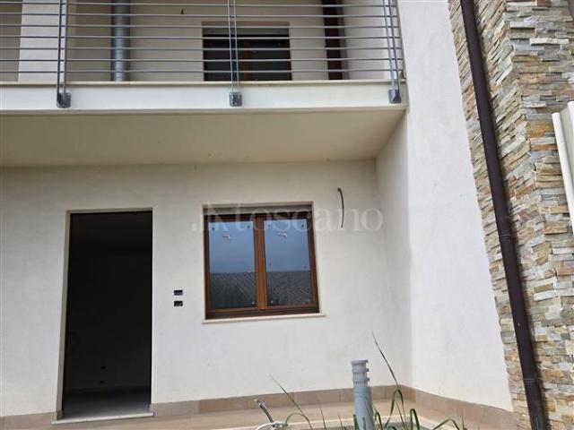 Villino a Schiera di 168 mq a Centro Loreto Aprutino