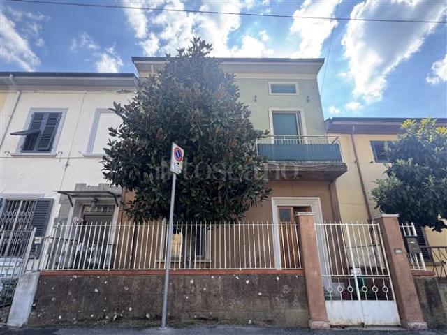 Villino a Schiera di 201 mq a Coiano, Santa Lucia, San Martino Prato