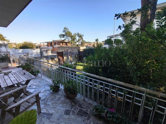 Villino a Schiera di 280 mq a Battistini, Torrevecchia Roma