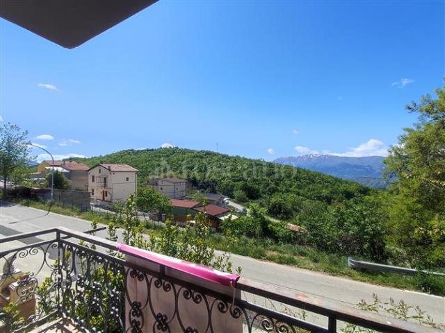 Villino a Schiera di 300 mq a Paganica, Tempera, Collebrincioni, Assergi L'Aquila