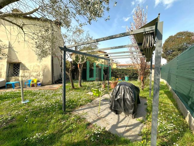 VILLINO in VENDITA a FIRENZE GAVINANA / EUROPA / FI SUD di 4 vani