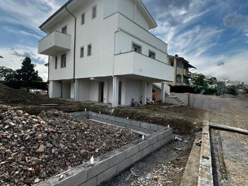 VILLINO in VENDITA a CAMPI BISENZIO SANT'ANGELO A LECORE di 4 vani