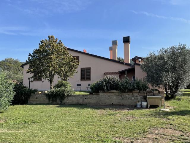 VILLINO in VENDITA a MASSA MARITTIMA di 7 vani
