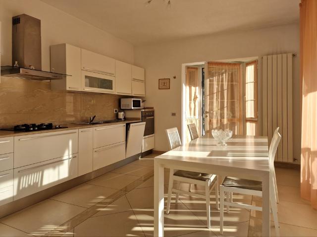 VILLINO in VENDITA a MASSA PERIFERIA di 5 vani