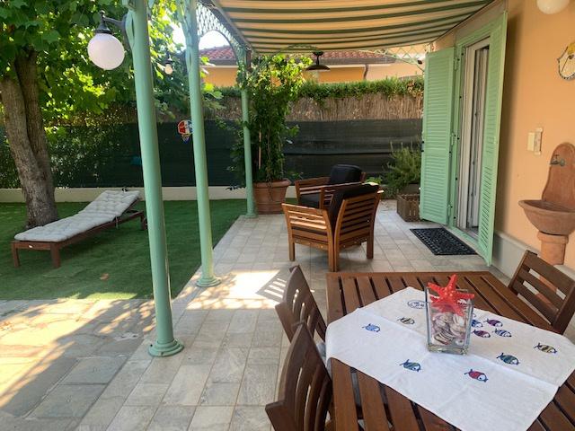 VILLINO in VENDITA a PIETRASANTA MARINA DI PIETRASANTA di 5 vani