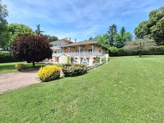 Villieu Loyes Mollon 01800 Achat / Vente maison 9 pièces t9 terrasse