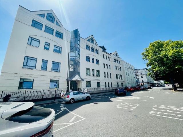 Villiers House, Leamington Spa CV32, 1 bed flat to rent, £1,350 pcm | PrimeLocation