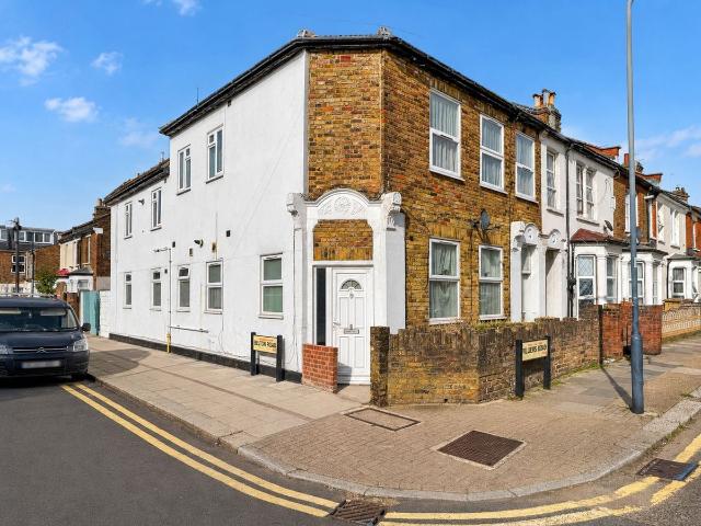 Villiers Road, London NW2, 1 bed end terrace house to rent, £1,700 pcm | PrimeLocation