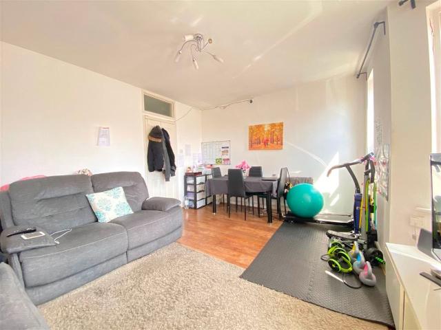 Villiers Road, London NW2, 2 bed flat to rent, £1,875 pcm | PrimeLocation