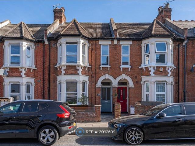 Villiers Road, London NW2, 2 bed flat to rent, £2,400 pcm | PrimeLocation