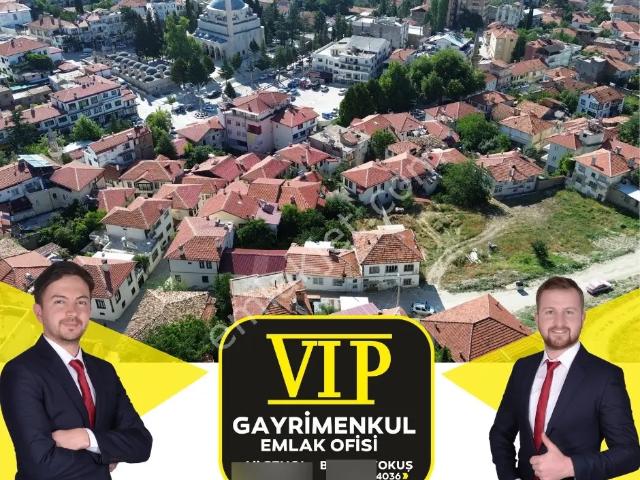 Vip Gayrimenkul'den Camiatik Mah. 290m² Bahçeli Müstakil Ev
