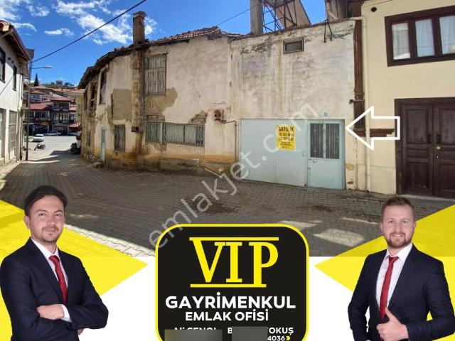Vip Gayrimenkul'den Camiatik Mah. 2 Katlı Müstakil Ev