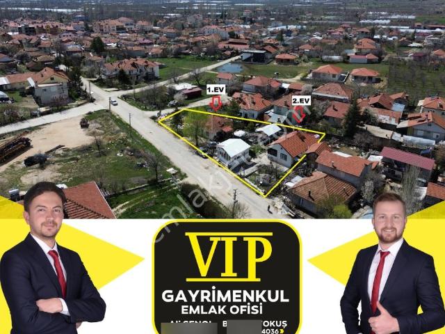 Vip Gayrimenkul'den Akçay Mah. 776m² 2 Adet Ev Ve Arsası
