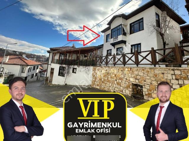 Vip Gayrimenkul'den Merkezde Müstakil İki Katlı Ev