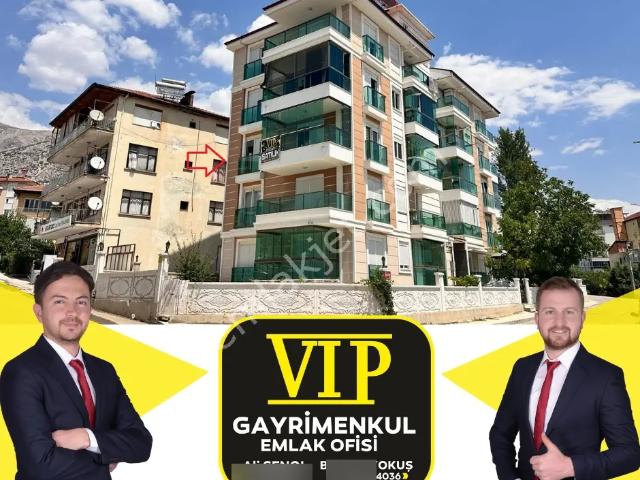 Vip Gayrimenkul'den Topçu Okulu Yanında 2. Kat 3+1 Daire