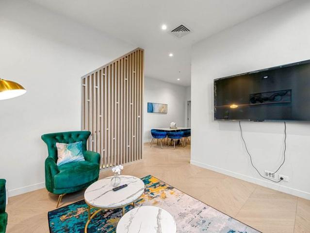 VIP Luxury Townhouse Fully Furnished