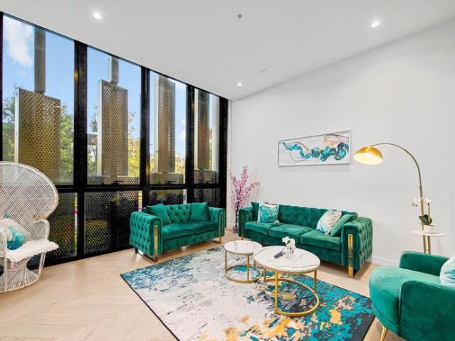 VIP Luxury Townhouse Fully Furnished