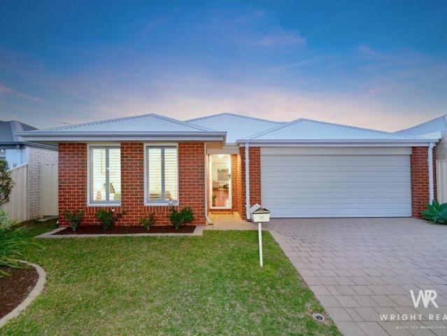 Comfortable 3 Beds + Study/4th Bed, 2 Bath Family Home