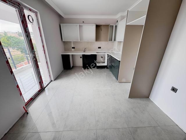 Vip'den Cadde Ye Yakın Sıfır Lüks Yapı Satılık 3+1 Daire