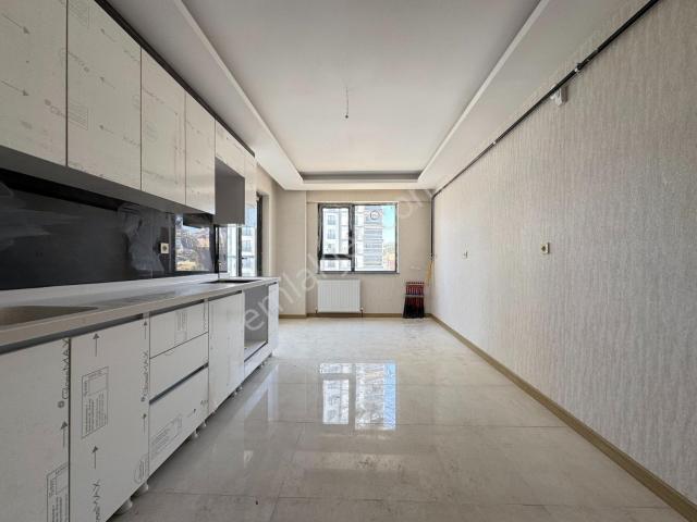 Vip'den Bulvar Üzeri Önü Açık Satılık Lüks Yapısatılık 3+1 Daire