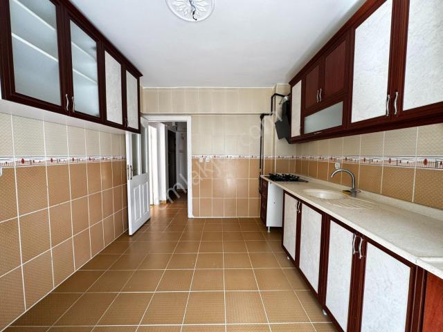 Vip'den Merkezi Konum Masrafsız Kiralık 3+1 Daire