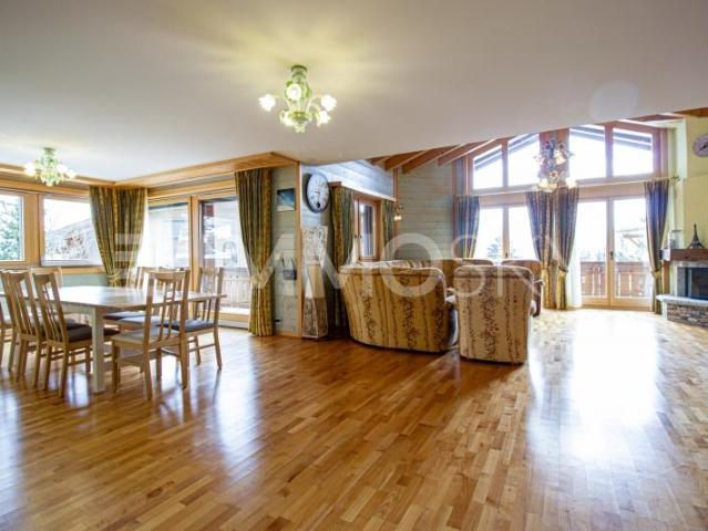 VIRTUELLER RUNDGANG Außergewöhnliches Chalet in Anzère mit Wellnessbereich