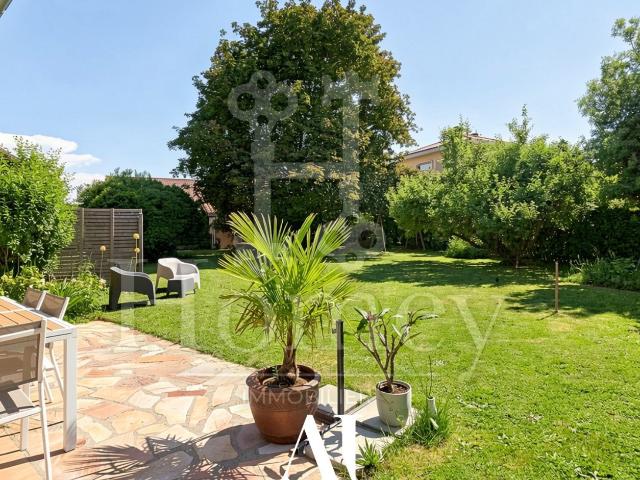 VIRY MALAGNY Maison T7 312m2 Utiles Logement T2 Indépendant 400m Frontière Suisse Terrain 1070m2 Pisci