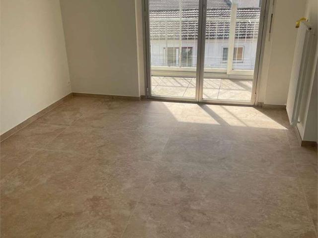 Vira Gambarogno, Attico 6,5 locali, ristrutturato e con vista lago