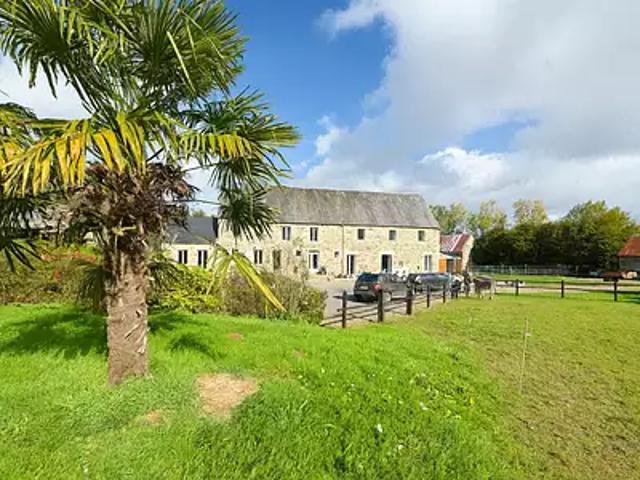 Vire Normandie 14500 Achat / Vente maison 10 pièces t10 terrasse parking
