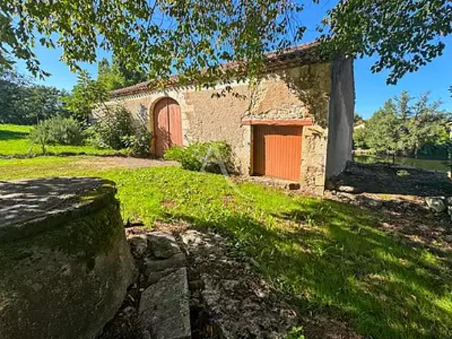 Vire sur Lot 46700 Achat / Vente maison 6 pièces t6 au dernier étage jardin