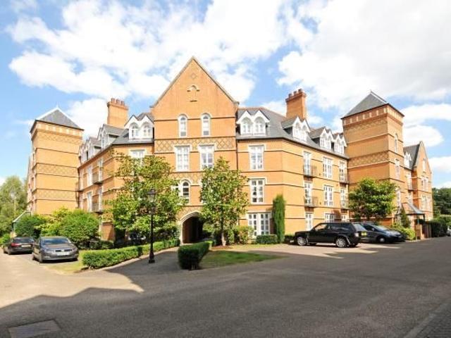 Virginia Water, Surrey GU25, 2 bed flat to rent, £2,200 pcm | PrimeLocation