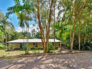 House for sale in Darwin River - Equipped kitchen