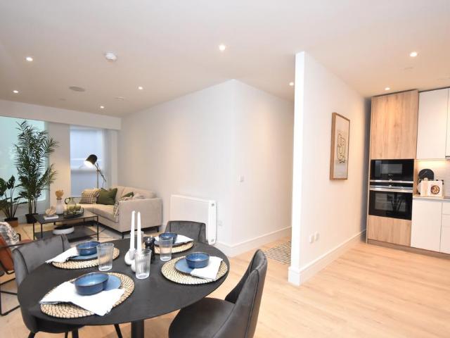 Virginia House, 50 Walton Street HP21 2 bed flat to rent £1,700 pcm £392 pw