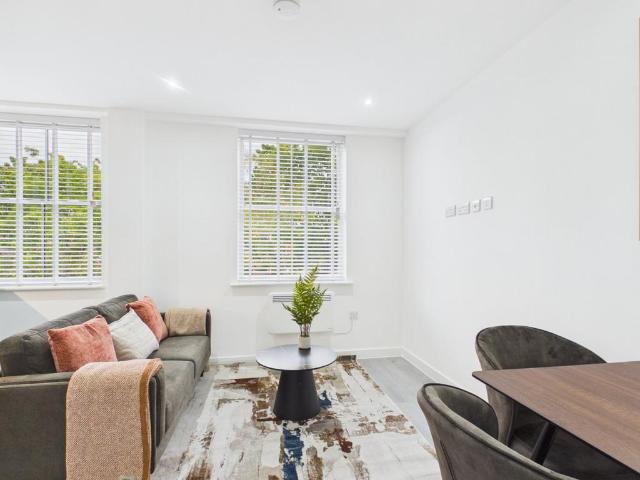 Virginia House, 35 51 Station Road. 1 bed apartment to rent £1,450 pcm £335 pw