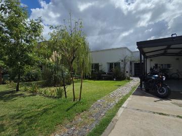 Casa en alquiler en Departamento Aguirre