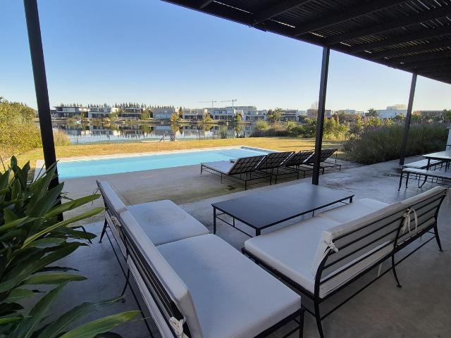 Virginia Mattio CSI 6752 Coldwell Banker Puerto Norte Group