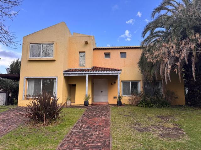 Virginia Mattio CSI 6752 Coldwell Banker Puerto Norte Group